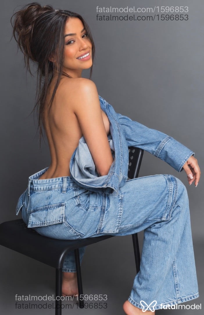 Acompanhante mulher com cabelo castanho de olhos castanhos - Paula Menezes