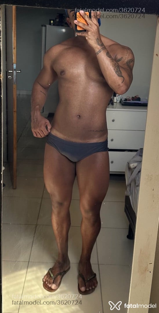 Acompanhante homem morena (o) de olhos pretos - Enzo Fernandes