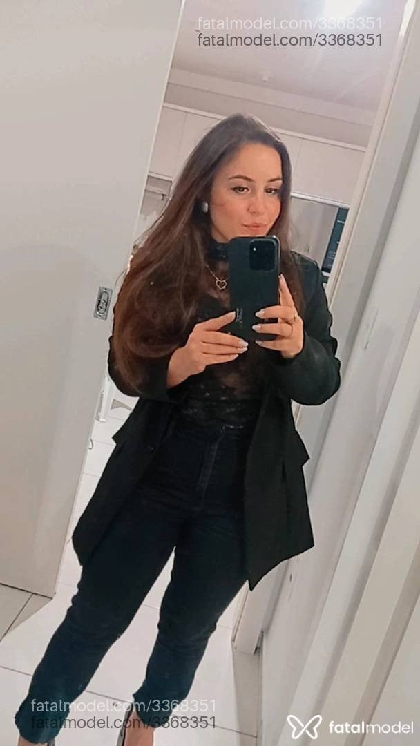 Acompanhante mulher com cabelo castanho de olhos castanhos - Isabella Ribeiro