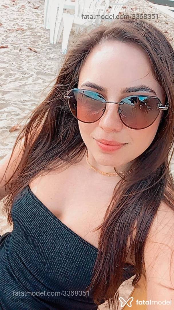 Acompanhante mulher com cabelo castanho de olhos castanhos - Isabella Ribeiro