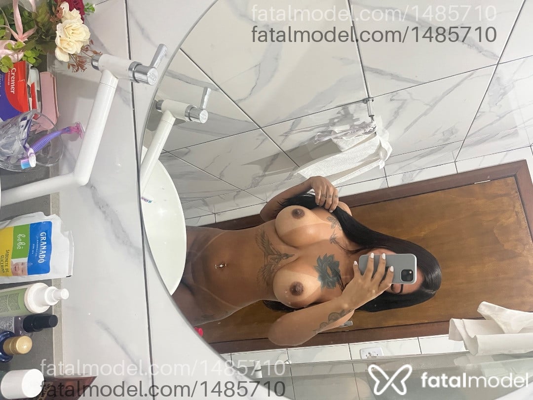 Acompanhante mulher morena (o) de olhos castanhos - Giovanna