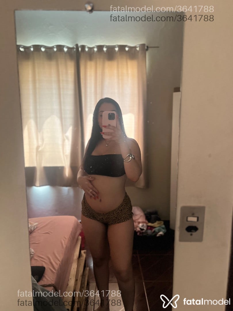 Acompanhante mulher morena (o) de olhos pretos - Lavínia