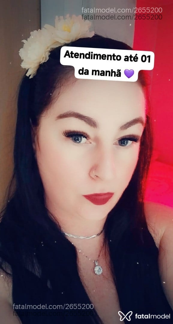 Acompanhante mulher morena (o) de olhos verdes - Ruby