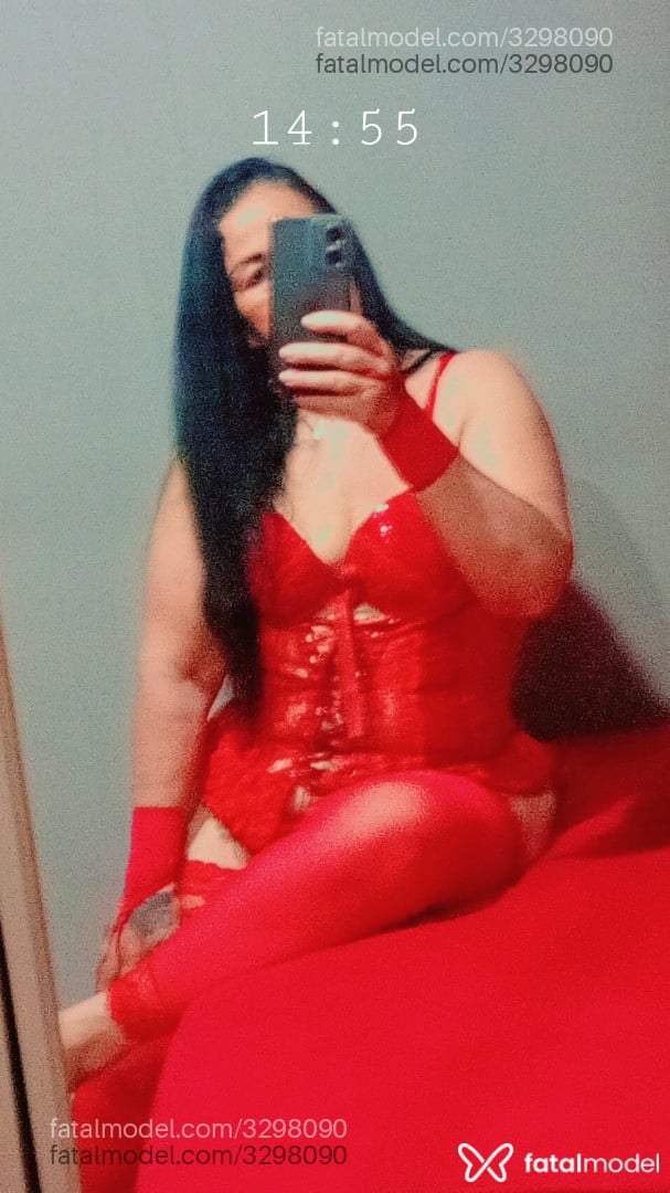 Acompanhante mulher morena (o) de olhos castanhos - Penélope