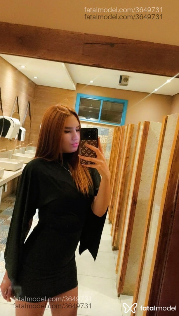Acompanhante mulher ruiva (o) de olhos castanhos - Panpan