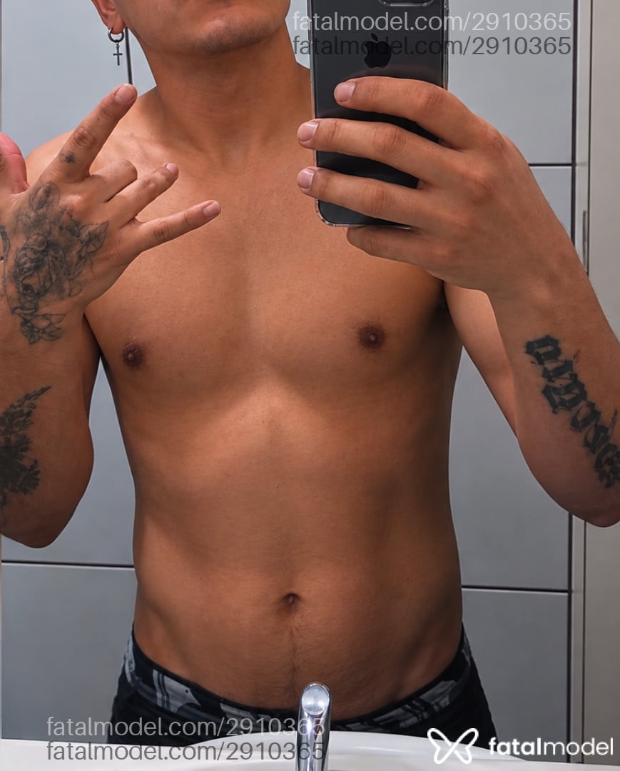 Acompanhante homem com cabelo castanho de olhos castanhos - Daniel