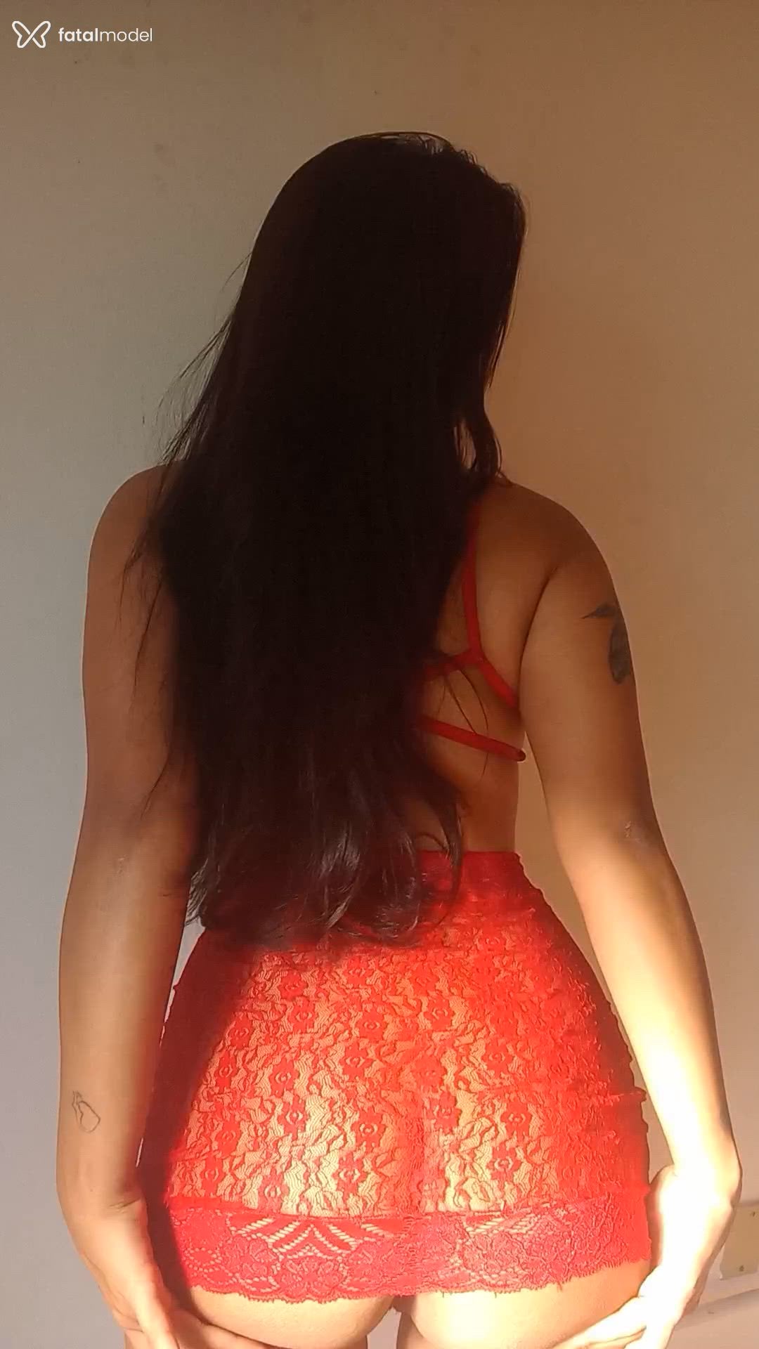 Acompanhante mulher morena (o) de olhos castanhos - Yasmin Styfler