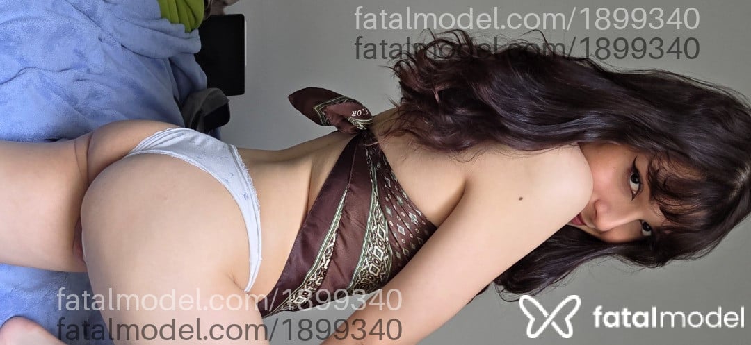 Acompanhante mulher trans com cabelo castanho de olhos castanhos - Isabella Galliano