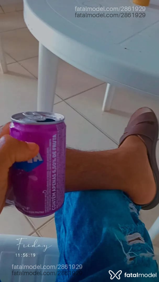 Acompanhante homem com cabelo castanho de olhos pretos - Sanddro Lúcio