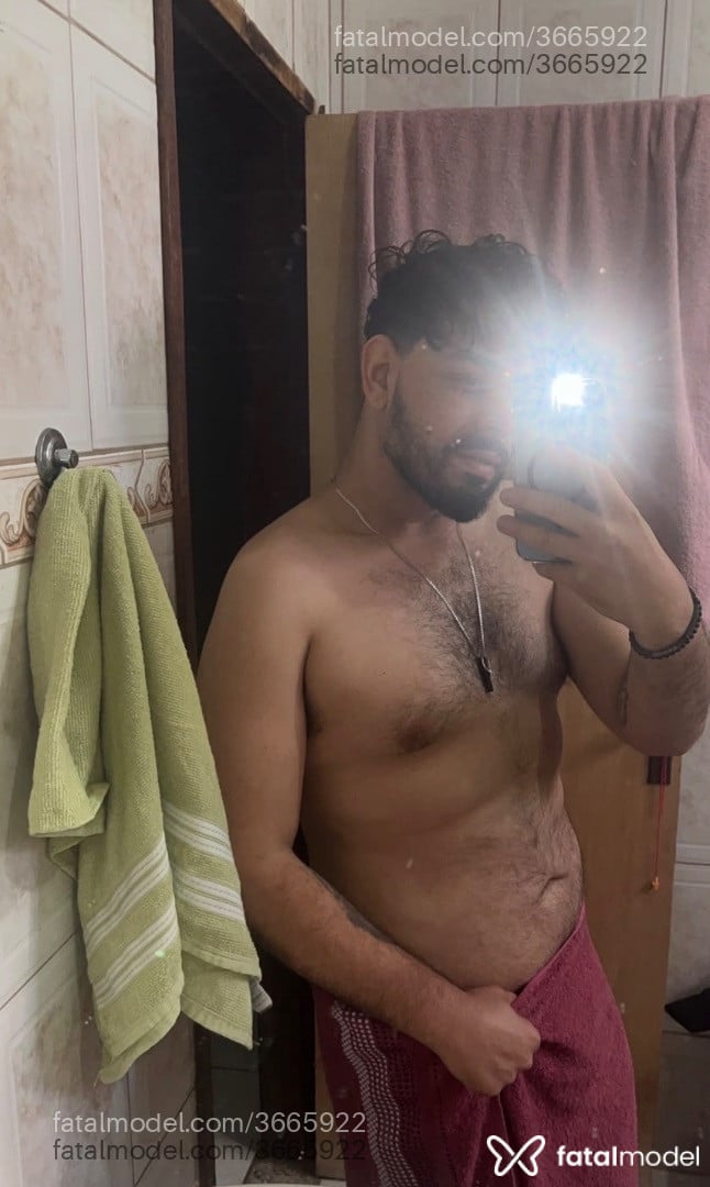Acompanhante homem morena (o) de olhos castanhos - Guuga