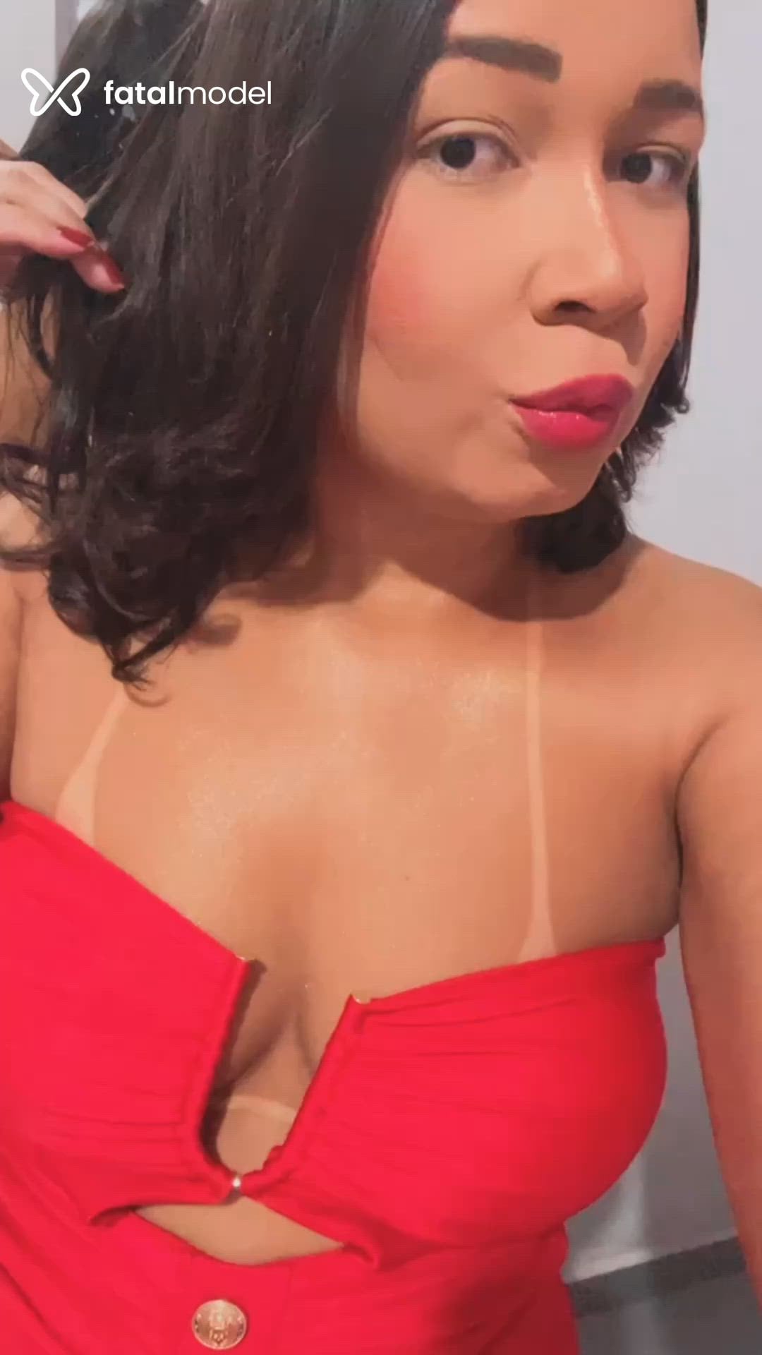 Acompanhante mulher morena (o) de olhos pretos - Beatriz