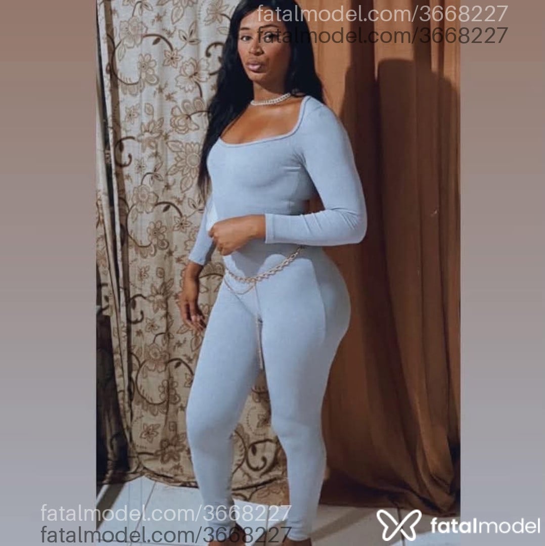 Acompanhante mulher trans morena (o) de olhos castanhos - Milena Silva