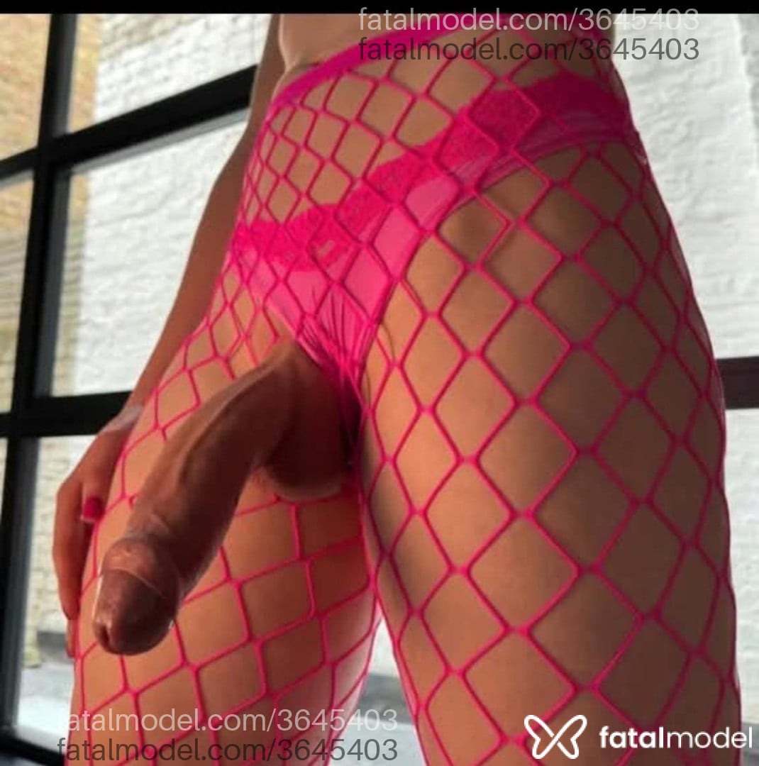 Acompanhante mulher trans com cabelo castanho de olhos mel - Rayara