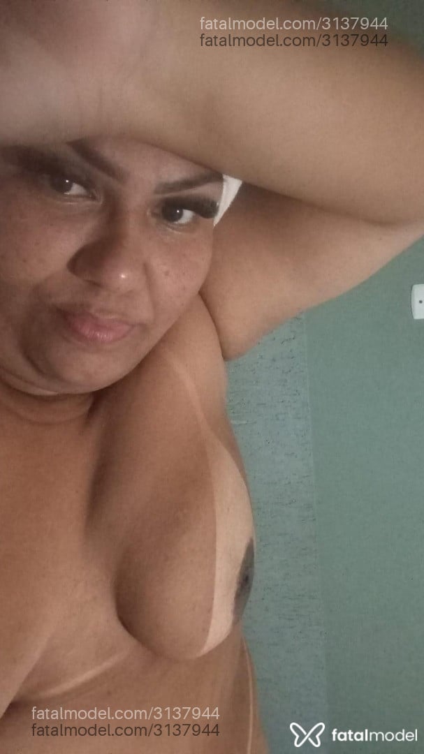 Acompanhante mulher morena (o) de olhos pretos - Bela