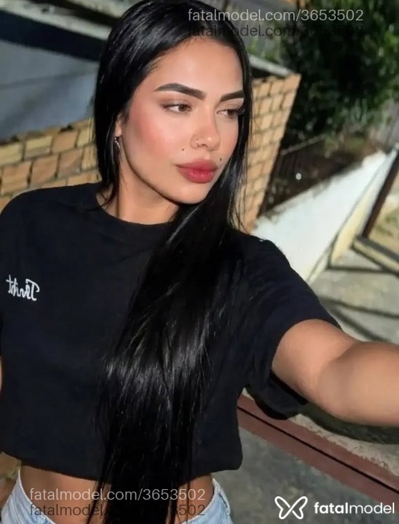 Acompanhante mulher morena (o) de olhos castanhos - Maevy