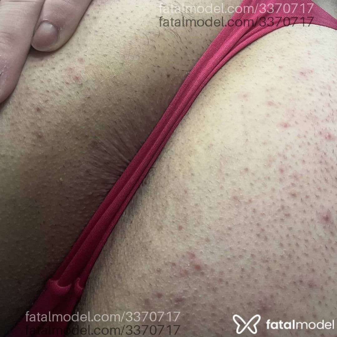 Acompanhante não-binário loira (o) de olhos verdes - Kalipblossom