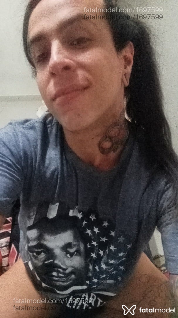 Acompanhante mulher trans com cabelo castanho de olhos castanhos - DANIELE CASSIERE