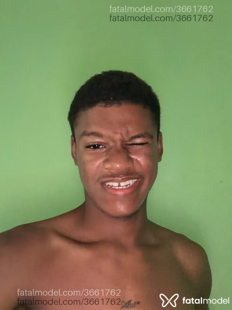 Acompanhante homem ruiva (o) de olhos castanhos - Boyfly