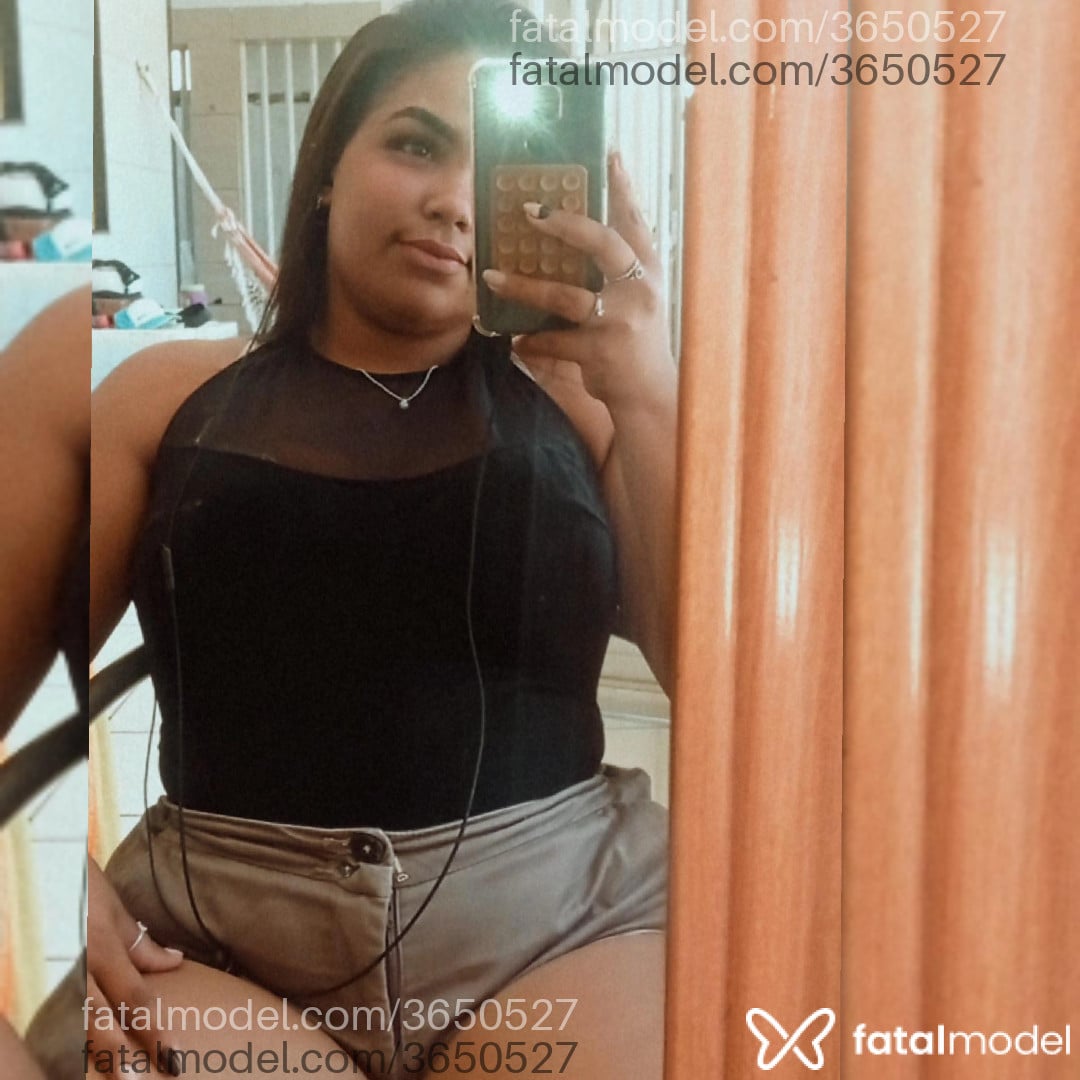Acompanhante mulher com cabelo castanho de olhos castanhos - Carol