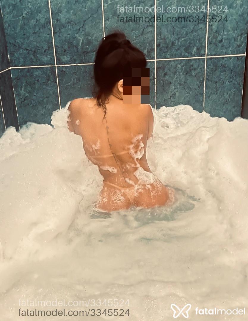 Acompanhante mulher morena (o) de olhos pretos - Tainá Amaral