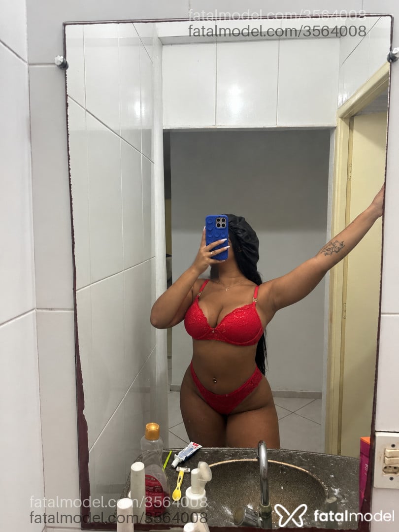 Acompanhante mulher morena (o) de olhos castanhos - ValentinaValentina