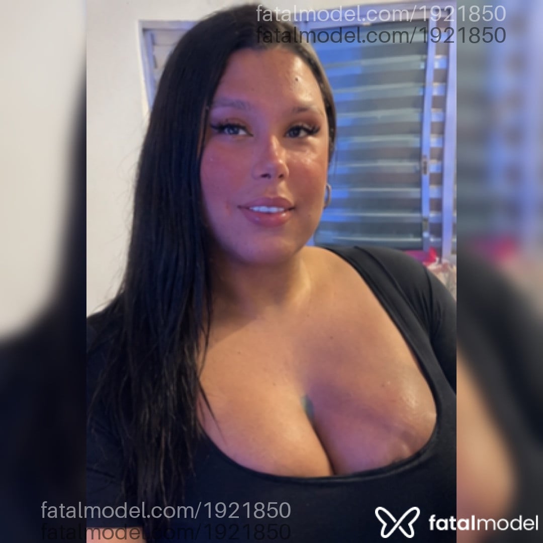 Acompanhante mulher trans morena (o) de olhos castanhos - Yndia