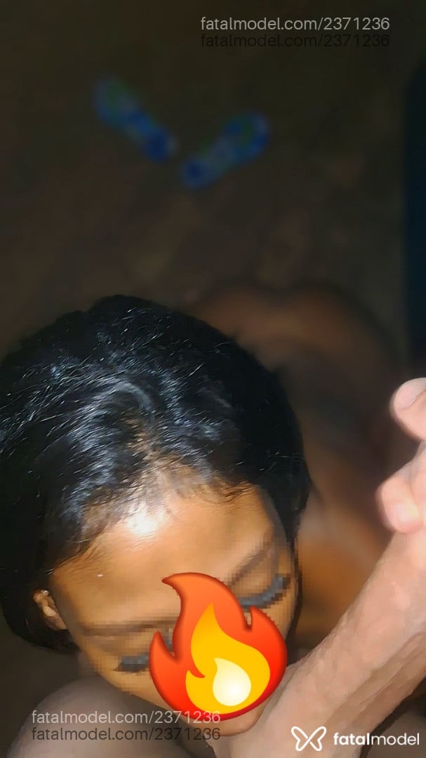 Acompanhante mulher morena (o) de olhos pretos - Safira