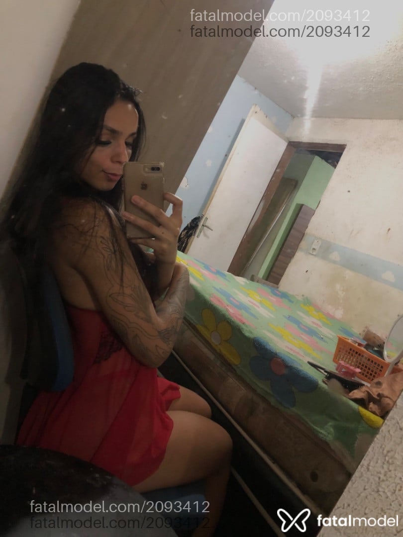 Acompanhante mulher trans morena (o) de olhos castanhos - Victoria Salles