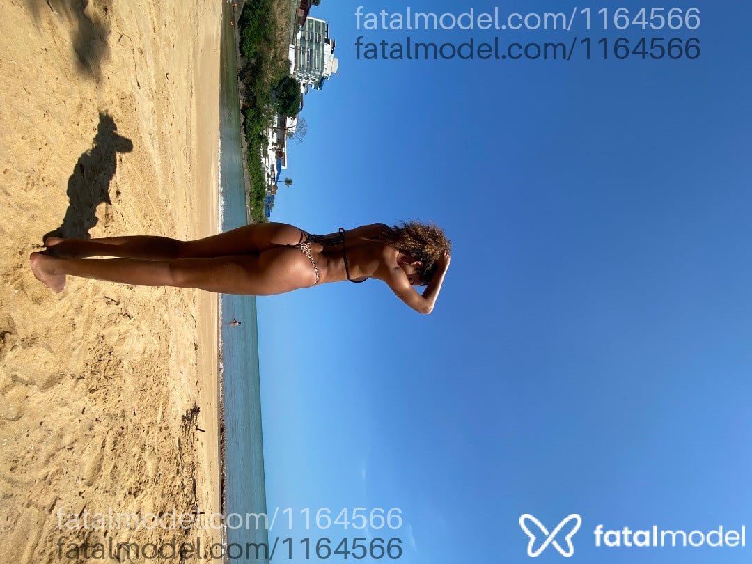 Acompanhante travesti loira (o) de olhos pretos - Morenna