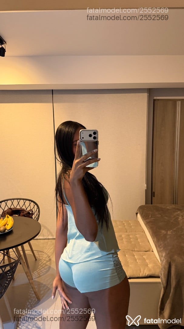 Acompanhante mulher morena (o) de olhos pretos - Giulia