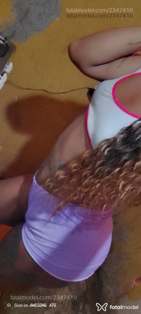 Acompanhante mulher trans morena (o) de olhos pretos - Brenda Campos