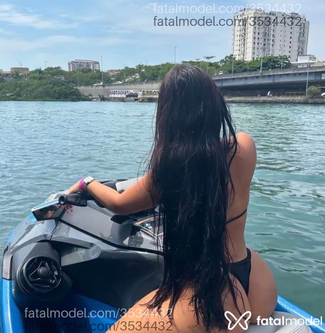 Acompanhante mulher com cabelo castanho de olhos castanhos - Gabi Ferraz