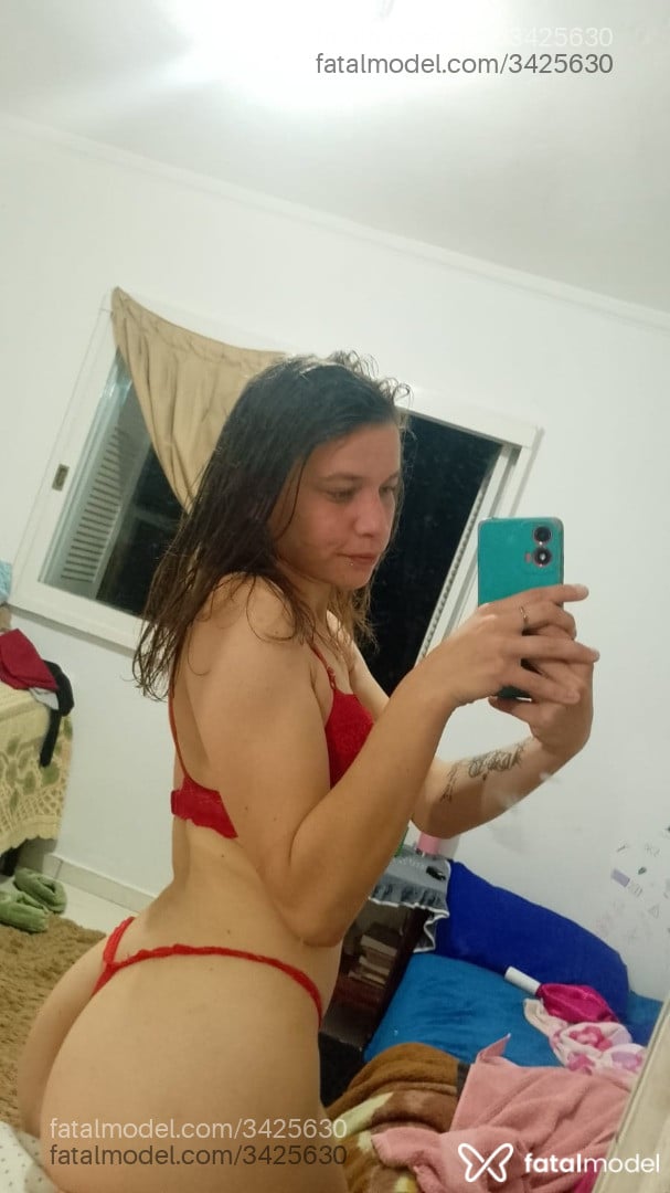 Acompanhante mulher loira (o) de olhos azuis - Sofia Mendes