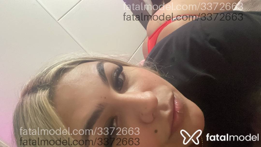 Acompanhante mulher trans loira (o) de olhos verdes - Julia Rodrigues
