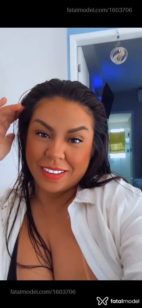 Acompanhante mulher morena (o) de olhos pretos - Yumi Nakashima