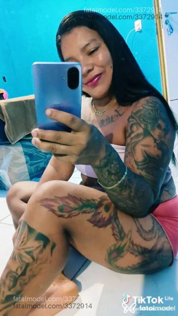 Acompanhante mulher morena (o) de olhos pretos - Sophia
