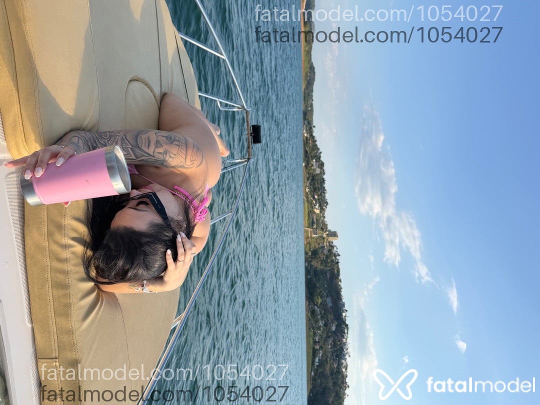 Acompanhante mulher morena (o) de olhos castanhos - Leticia escobar