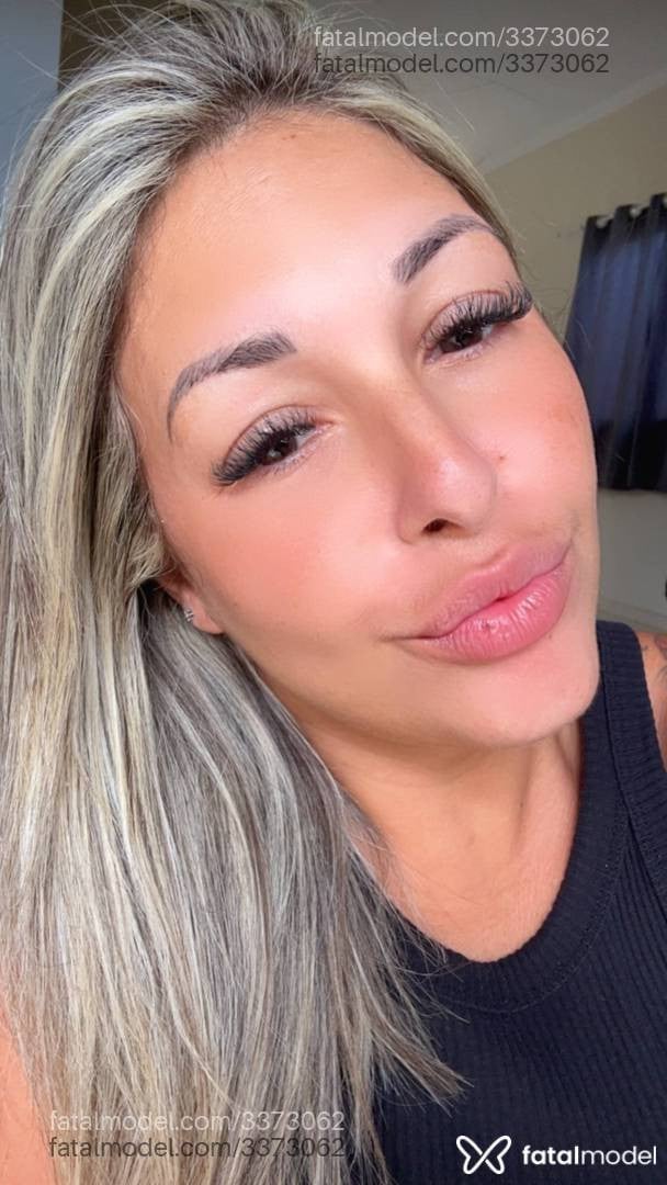 Acompanhante mulher loira (o) de olhos castanhos - Thalita Acompanhante mulher loira (o) de olhos castanhos - Thalita