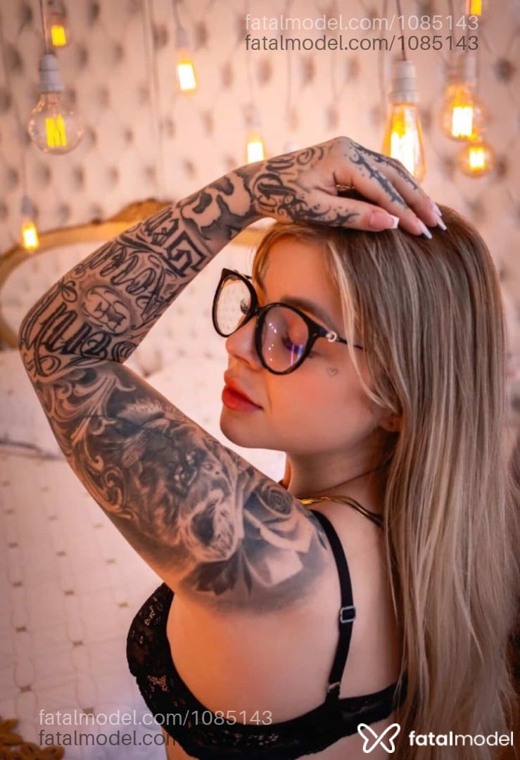 Acompanhante mulher loira (o) de olhos verdes - Bianca