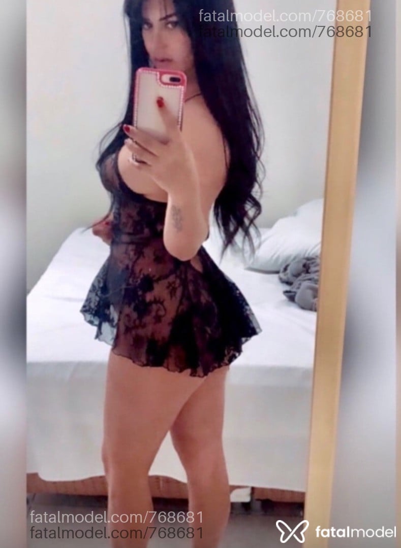 Acompanhante mulher morena (o) de olhos pretos - PRISCILLA