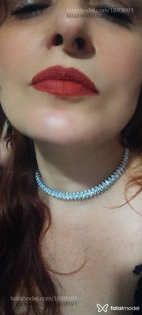 Acompanhante mulher ruiva (o) de olhos mel - Bella