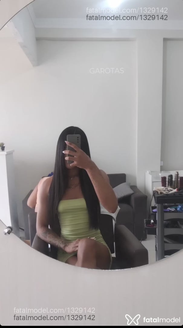 Acompanhante mulher trans morena (o) de olhos castanhos - Jade