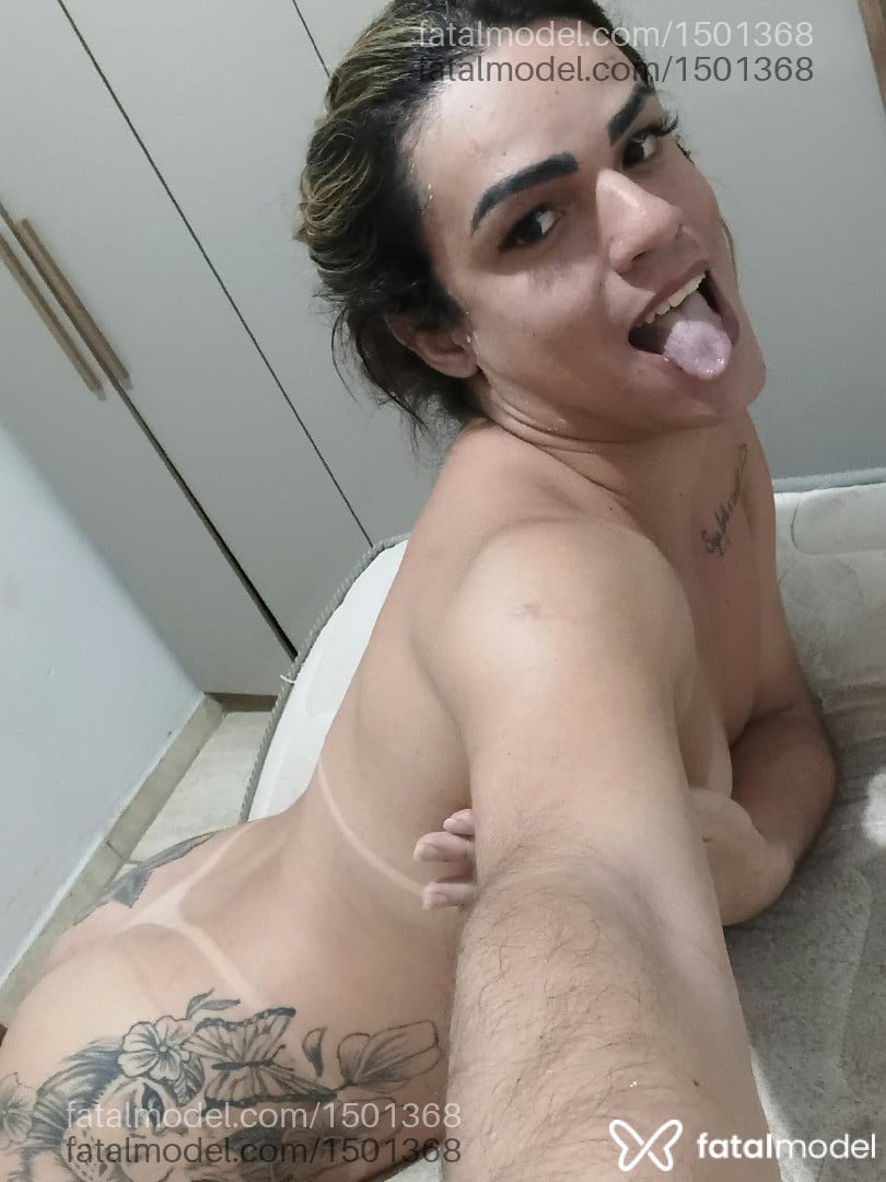 Acompanhante travesti loira (o) de olhos castanhos - Lauane Acompanhante travesti loira (o) de olhos castanhos - Lauane
