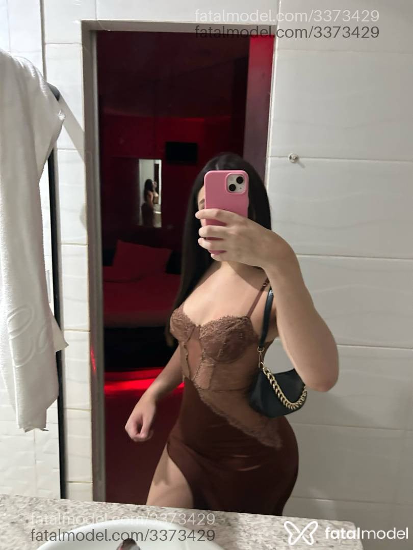 Acompanhante mulher trans morena (o) de olhos castanhos - Manu
