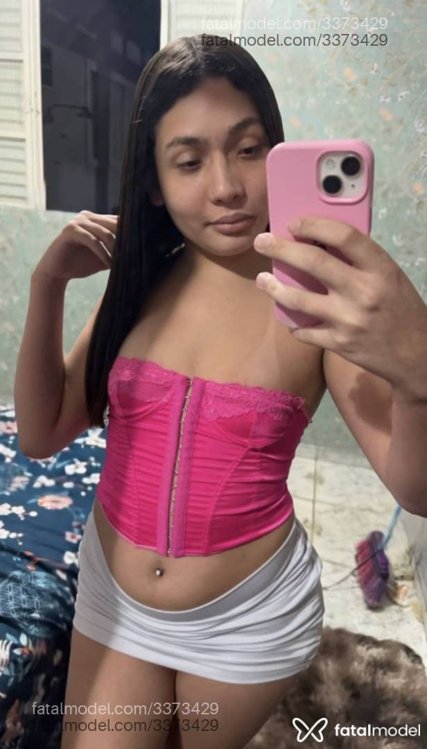 Acompanhante mulher trans morena (o) de olhos castanhos - Aurora
