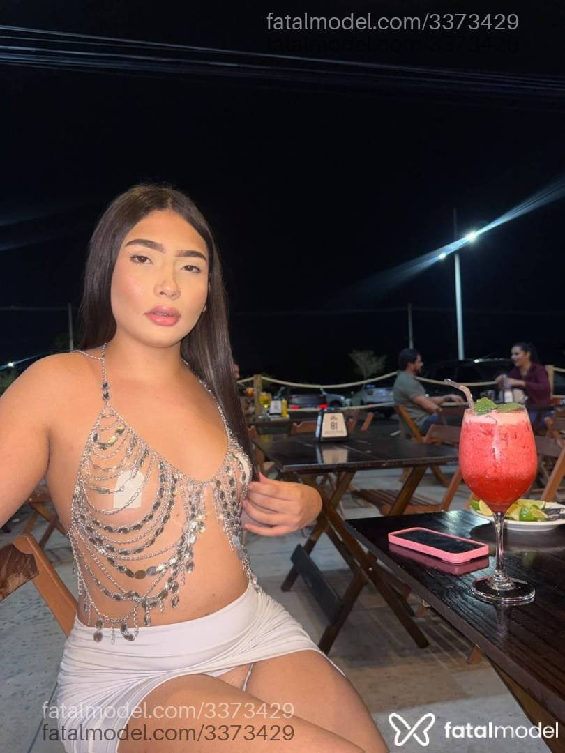 Acompanhante mulher trans morena (o) de olhos castanhos - Manu