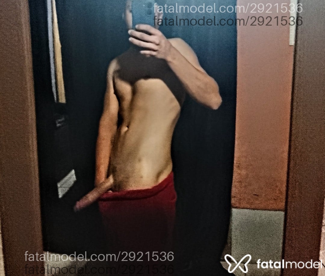 Acompanhante homem morena (o) de olhos castanhos - Roberto