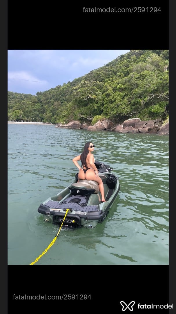 Acompanhante mulher morena (o) de olhos castanhos - Mirela
