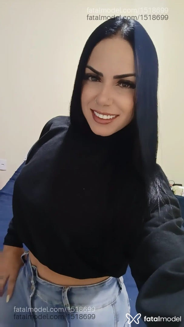 Acompanhante mulher morena (o) de olhos verdes - Babi