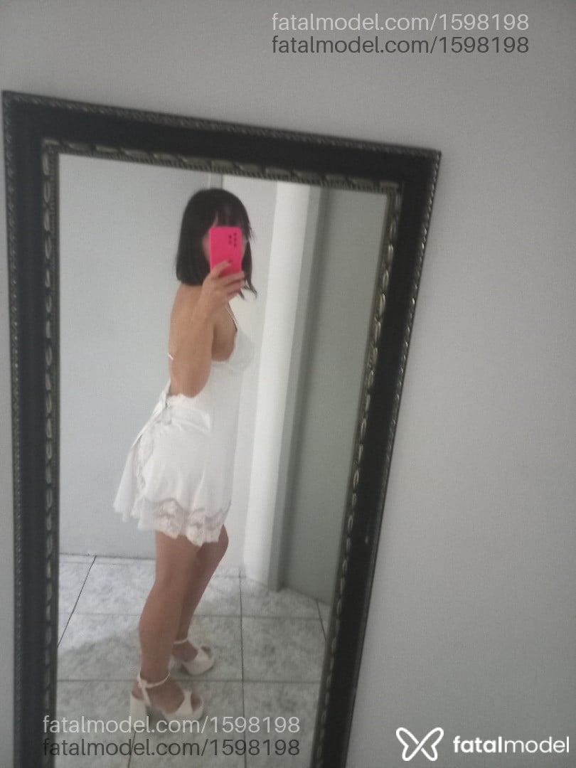 Acompanhante mulher morena (o) de olhos castanhos - Redvelvet